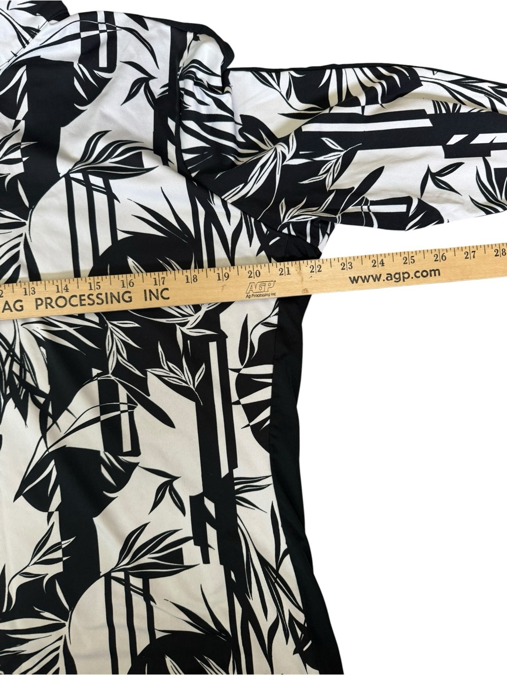 Tail White Label XL Tropical Zip Mock Neck Top Resort Coastal Chic Black White - Picture 3 of 8